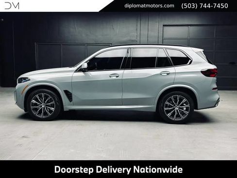 Used 2026 BMW X5 xDrive40i w/ M Sport Package AWD/4WD image 4