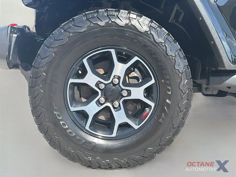 Used 2022 Jeep Wrangler Unlimited Rubicon w/ Dual Top Group AWD/4WD image 32