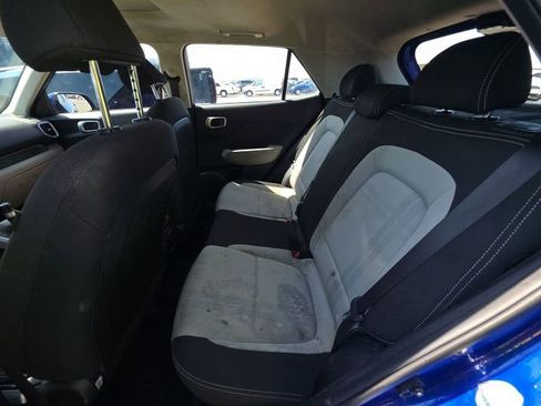 Used 2024 Hyundai Venue SEL FWD image 12