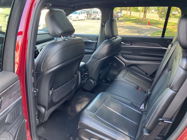 Used 2025 Jeep Grand Cherokee L Limited w/ Trailer Tow Package AWD/4WD image 17