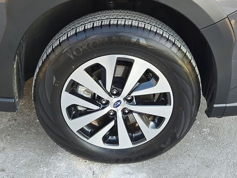 Used 2024 Subaru Outback Premium image 8