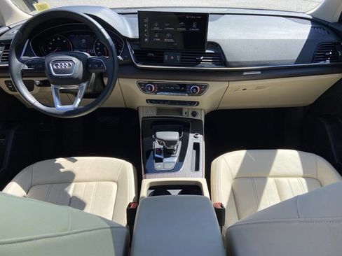 Used 2023 Audi Q5 2.0T Premium w/ Convenience Package AWD/4WD image 13