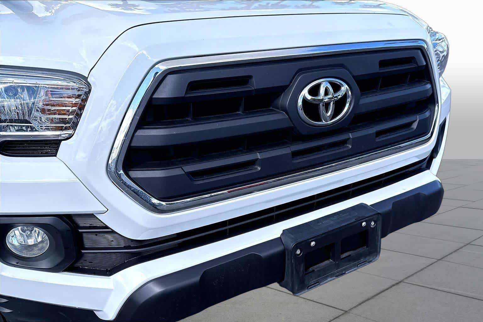 Used 2017 Toyota Tacoma SR5 RWD image 27