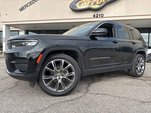 Used 2023 Jeep Grand Cherokee Laredo w/ Trailer Tow Prep Group (B) image 18