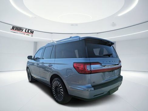 Used 2021 Lincoln Navigator Black Label w/ Cargo Convenience Package image 5