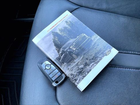 Used 2021 Ford F250 Platinum w/ FX4 Off-Road Package image 15