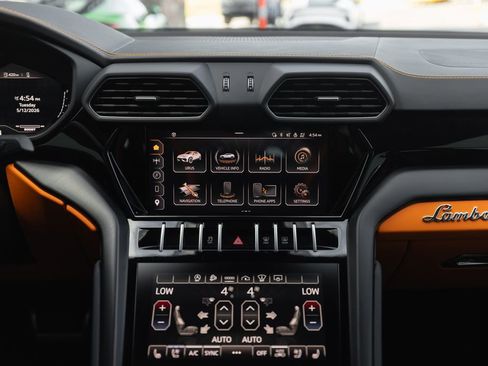 Used 2024 Lamborghini Urus S AWD/4WD image 25