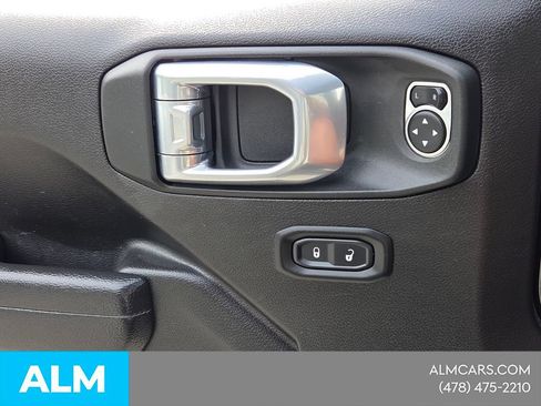 Used 2025 Jeep Wrangler Unlimited Sport AWD/4WD image 29
