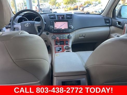 Used 2010 Toyota Highlander Limited AWD/4WD image 18