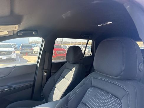 Used 2025 Chevrolet Equinox LT image 10