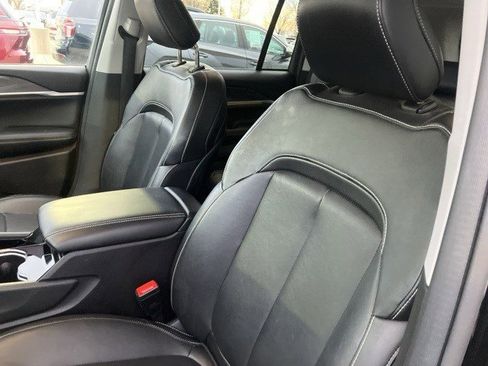 Certified 2022 Jeep Grand Cherokee Limited image 12