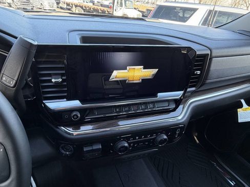 Used 2024 Chevrolet Silverado 2500 LT image 44