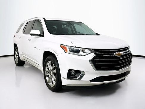 Used 2018 Chevrolet Traverse Premier w/ Driver Confidence II Package FWD image 2