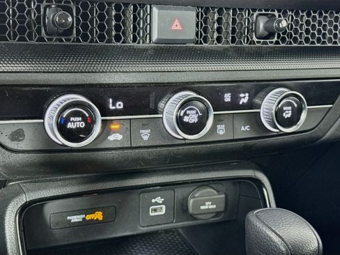 Used 2024 Honda CR-V LX image 15