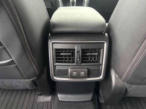 Used 2019 Subaru Forester Limited image 13