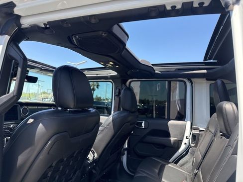 Certified 2022 Jeep Wrangler Unlimited Rubicon w/ Xtreme Recon 35" Tire Package image 19