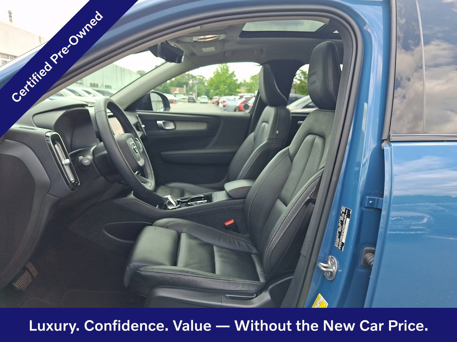 Certified 2023 Volvo XC40 B5 Plus w/ Driver Assist Package AWD/4WD image 14