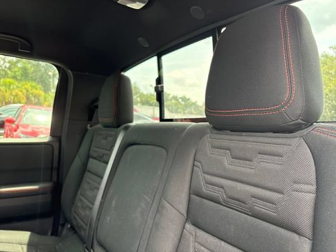 Used 2025 Nissan Frontier PRO-4X AWD/4WD image 18