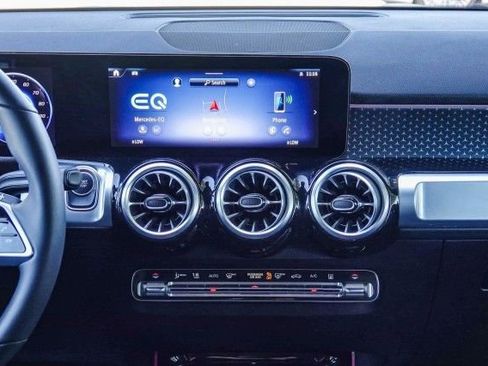 Used 2024 Mercedes-Benz EQB 300 300 image 25