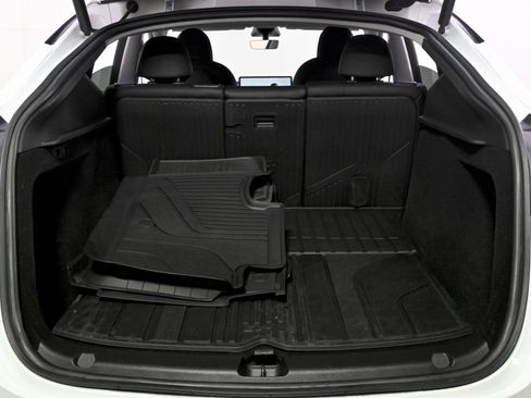 Used 2023 Tesla Model Y Long Range image 19