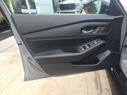 Used 2023 Honda Accord Sport image 10