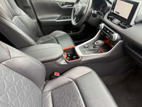 Used 2024 Toyota RAV4 Adventure image 17