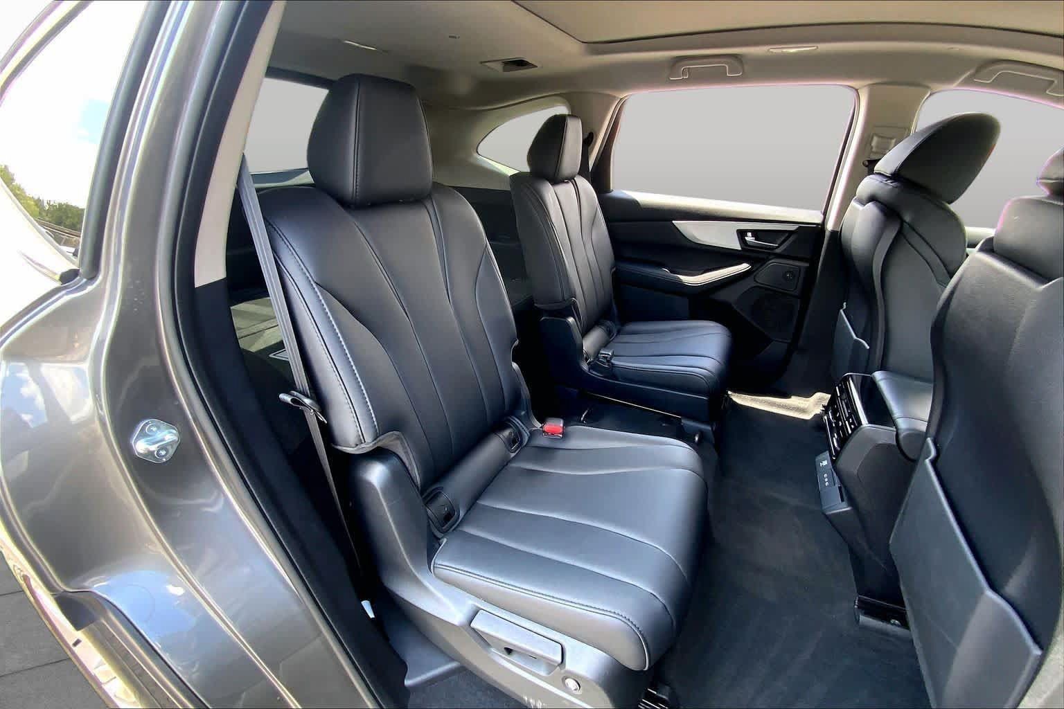 Used 2025 Acura MDX FWD image 20