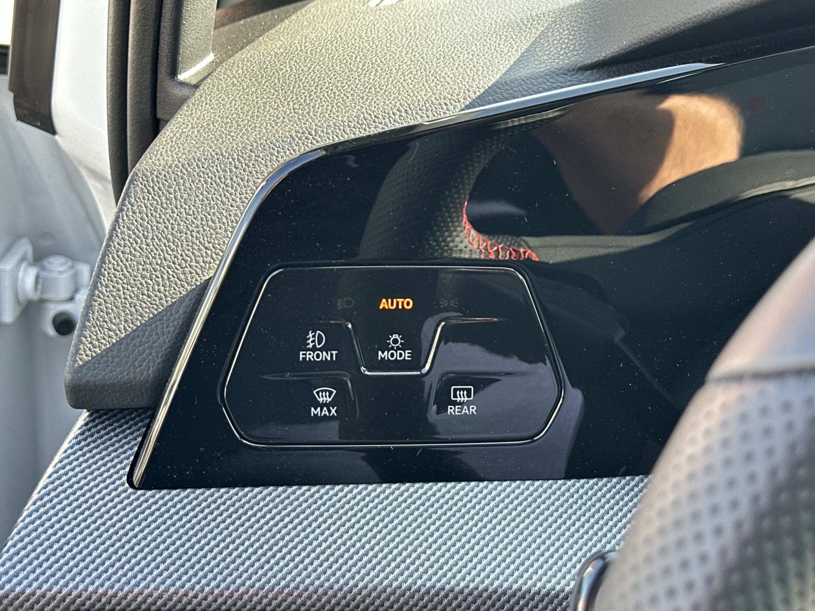 New 2026 Volkswagen GTI SE FWD image 19