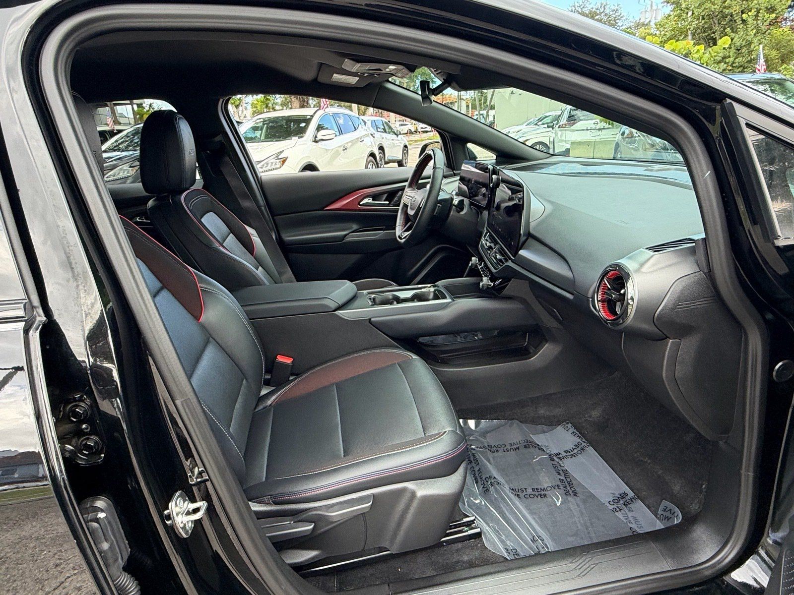 Used 2024 Chevrolet Equinox EV RS FWD image 18
