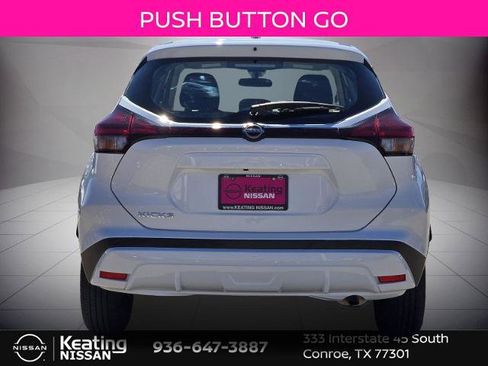 Certified 2025 Nissan Kicks Play S image 4