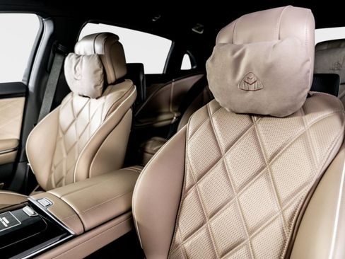 Used 2025 Mercedes-Benz Maybach S 680 4MATIC image 3