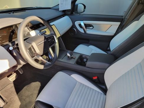 Used 2025 Land Rover Discovery Sport Dynamic SE image 24