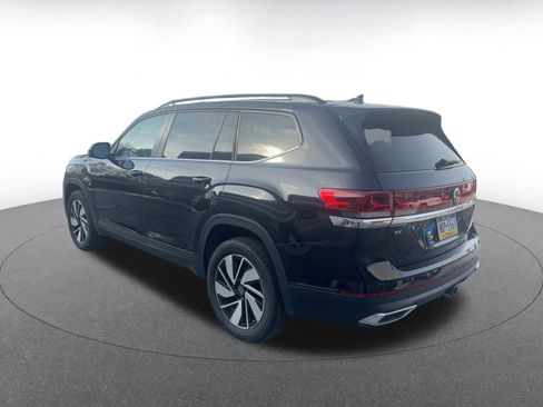 Used 2025 Volkswagen Atlas SE image 13