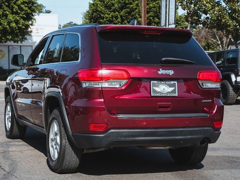 Used 2017 Jeep Grand Cherokee Laredo image 8