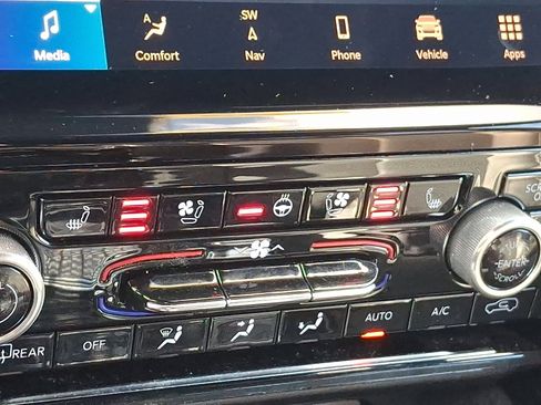 Used 2022 Jeep Grand Cherokee L Overland image 25