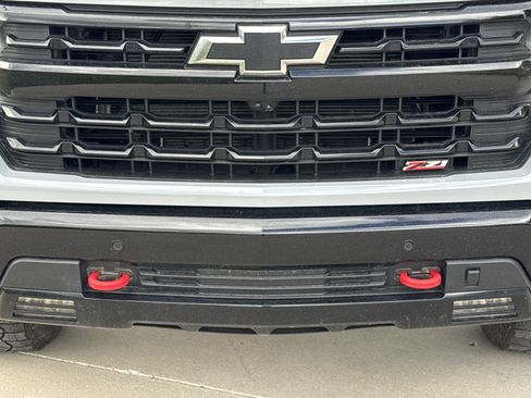 Used 2024 Chevrolet Silverado 1500 LT Trail Boss w/ Convenience Package II AWD/4WD image 9