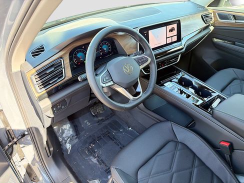 New 2026 Volkswagen Atlas SE FWD image 26
