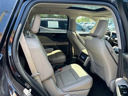 Used 2023 Lincoln Aviator Reserve w/ Equipment Group 201A AWD/4WD image 42
