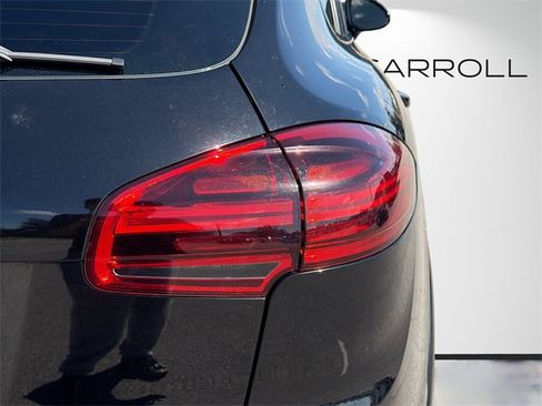 Used 2018 Porsche Cayenne S Platinum image 10