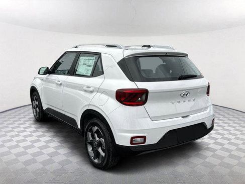 New 2025 Hyundai Venue SEL image 5