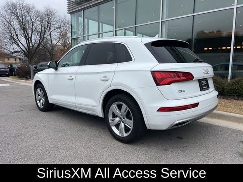 Used 2019 Audi Q5 2.0T Premium w/ Convenience Package image 4