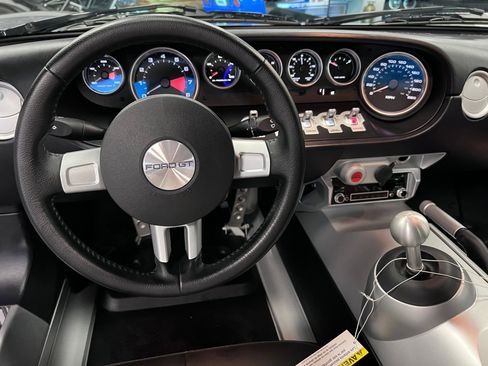 Used 2006 Ford GT image 21