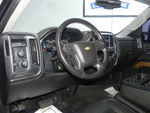 Used 2018 Chevrolet Silverado 1500 LTZ AWD/4WD image 22