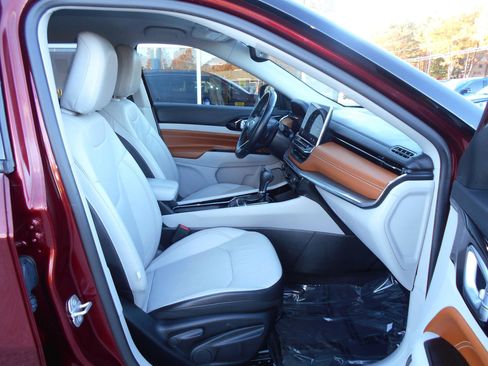 Certified 2022 Jeep Compass Limited image 25