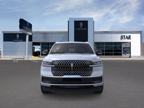 New 2025 Lincoln Navigator Reserve AWD/4WD image 6