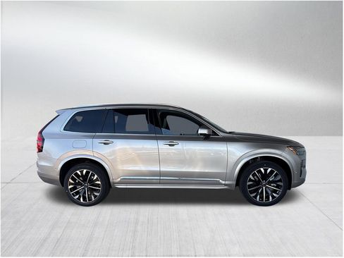New 2026 Volvo XC90 T8 Plus w/ Protection Package Premier image 4
