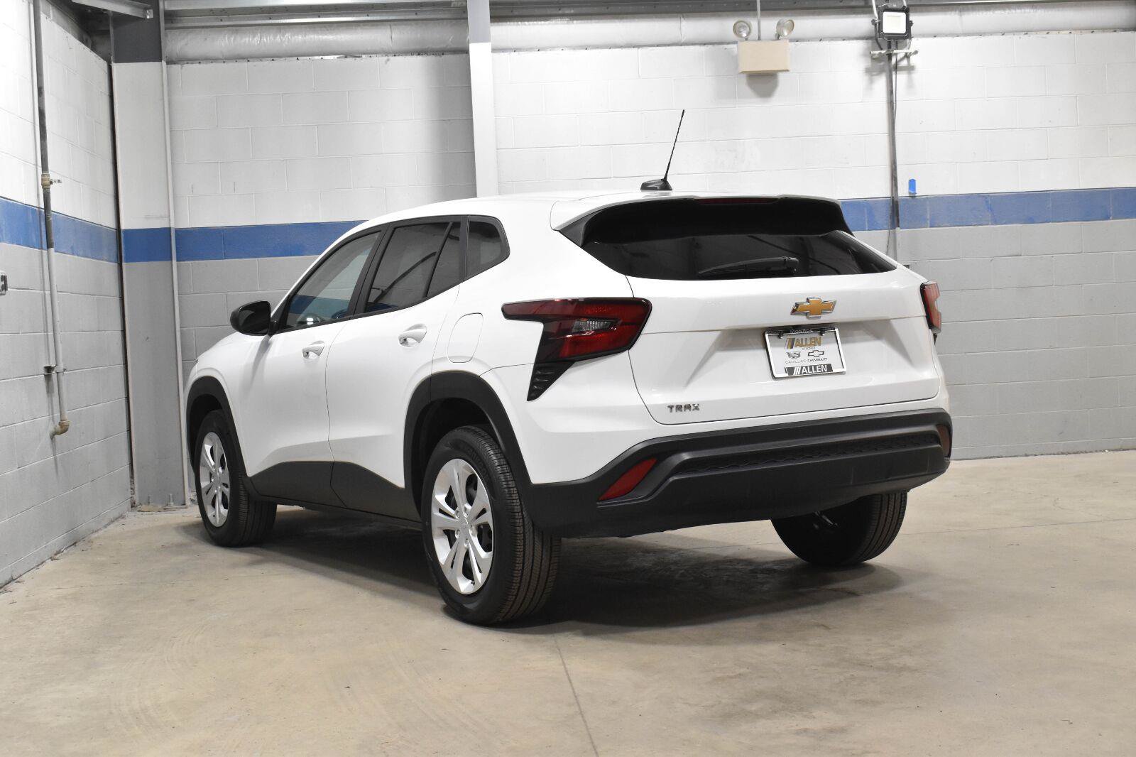 Used 2024 Chevrolet Trax LS FWD image 22