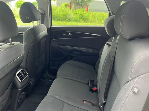Used 2019 Kia Sorento AWD image 11