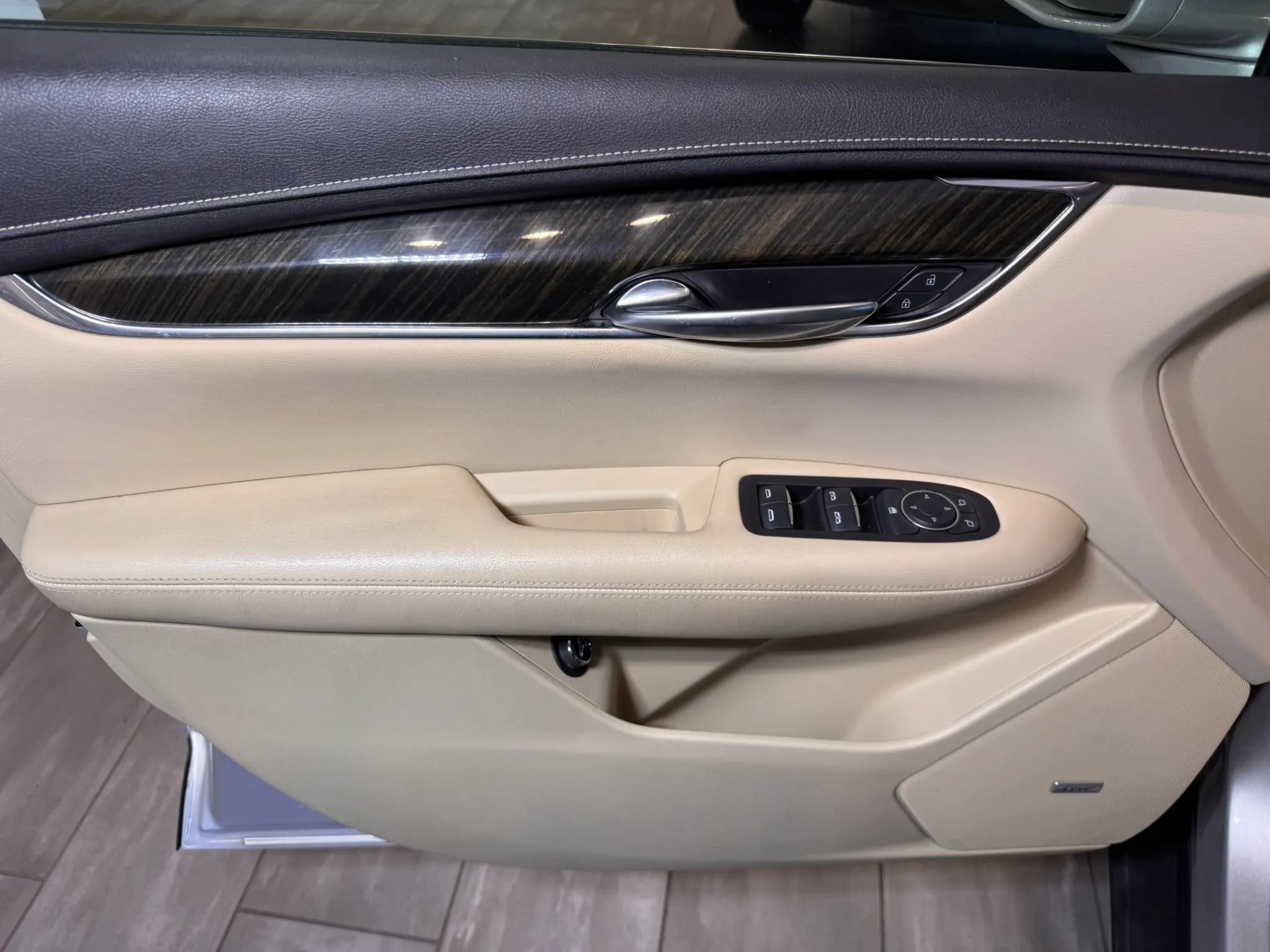 Used 2019 Cadillac XT5 FWD image 30