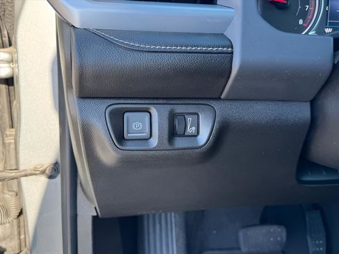 Used 2023 GMC Acadia SLE w/ Driver Convenience Package image 20